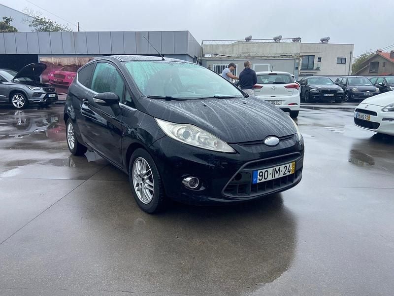 Preto Usado 2009 Ford Fiesta Titanium Citadino | € 5.500 (Preço justo) - Imagem 1/4