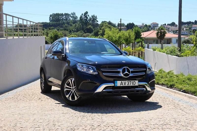 Preto Usado 2018 Mercedes GLC220 Citadino | € 37.790 (Preço justo) - Imagem 1/4