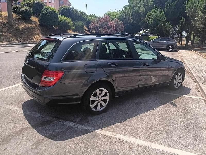 Cinzento Usado 2017 Mercedes C220 Carrinha | € 16.500 - Imagem 1/4