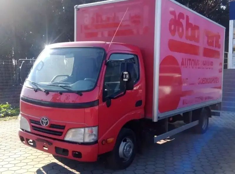 Vermelho Usado 2010 Toyota Dyna Pickup | € 21.800 - Imagem 1/4