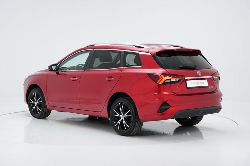 Usado MG MG5 EV Luxury 114 kW (156 HP) 2022 Vermelho Carrinha