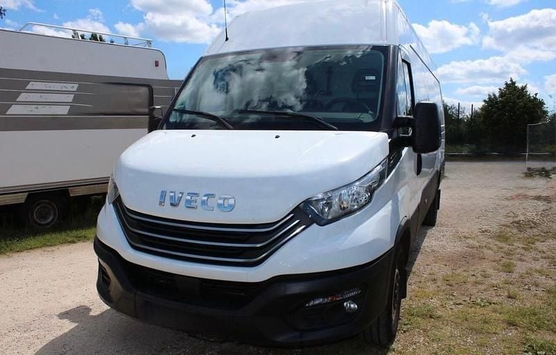 Branco Usado 2022 Iveco Daily | € 28.990 (Preço elevado) - Imagem 1/4