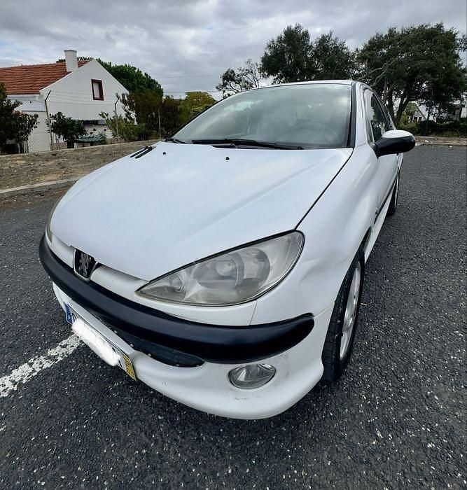 Usado 2002 Peugeot 206 Quiksilver | € 2.500 (Caro) - Imagem 1/4