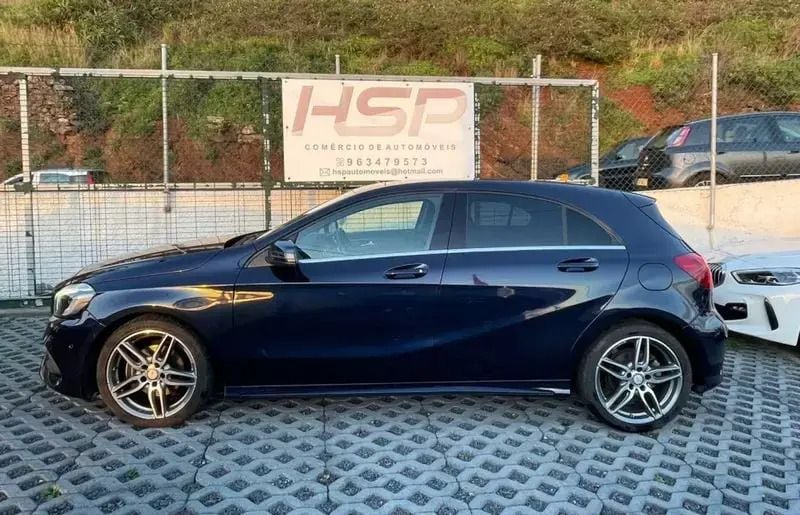 Usado Mercedes A180 AMG line 109 HP (80 kW) 2016 Azul