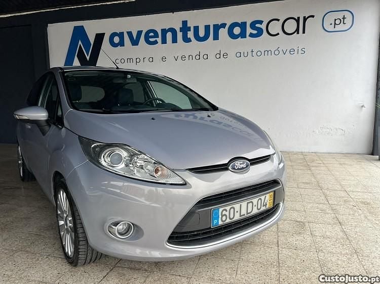Cinza Usado 2010 Ford Fiesta Titanium Citadino | € 5.690 (Bom preço) - Imagem 1/1