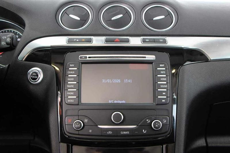 Usado Ford S-MAX S 163 HP (119 kW) 2011 Branco Monovolume