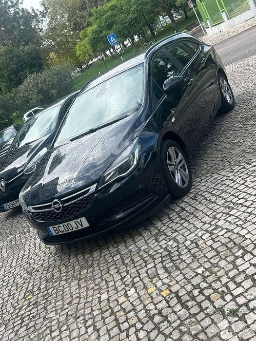 Usado 2018 Opel Astra Sport Sedan | € 5.749 (Bom preço) - Imagem 1/4
