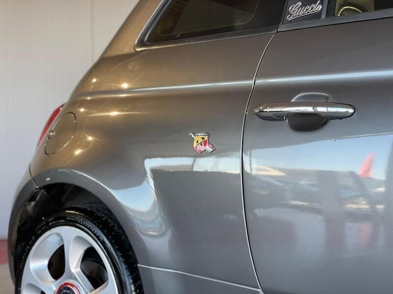 Usado Abarth 500 140 HP (102 kW) 2012 Cinzento Citadino