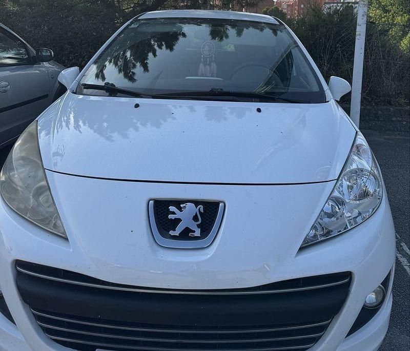 Usado 2009 Peugeot 207 Sedan | € 4.500 (Preço elevado) - Imagem 1/4