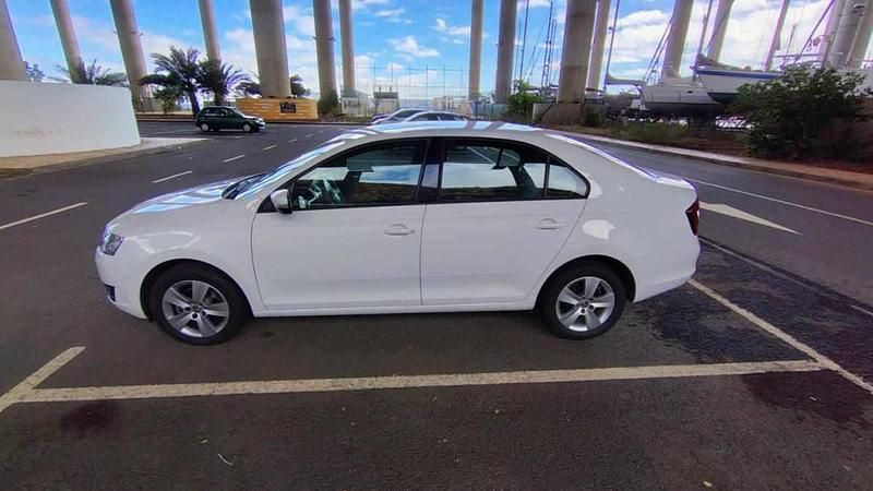 Usado Skoda Rapid 95 HP (69 kW) 2018 Branco Citadino