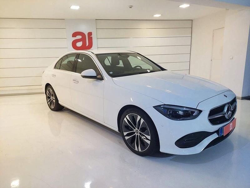 Usado Mercedes C220 Avantgarde 200 HP (147 kW) 2021 Branco Sedan