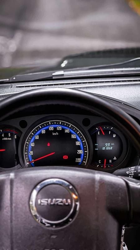 Usado Isuzu D-Max 163 HP (119 kW) 2010 Preto Pickup