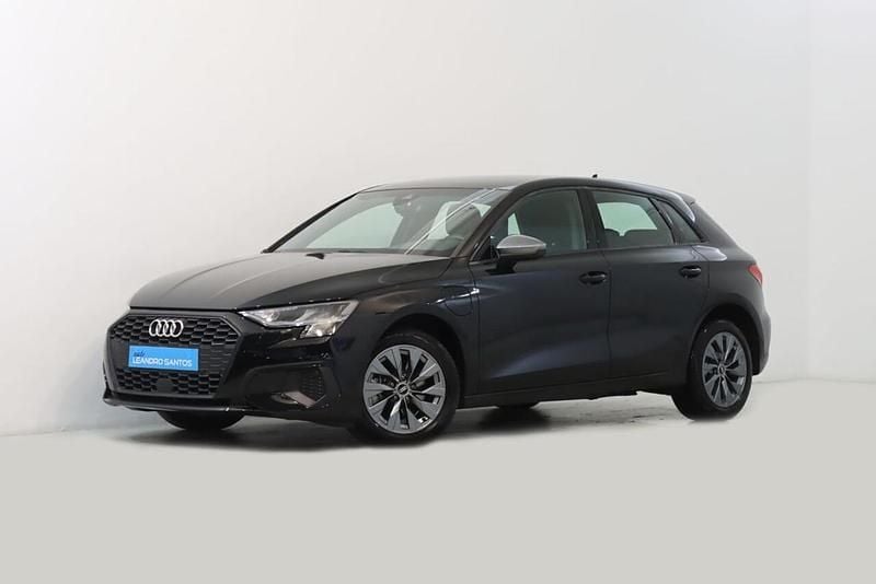 Preto Usado 2023 Audi A3 Sportback e-tron Sedan | € 28.500 (Preço justo) - Imagem 1/4