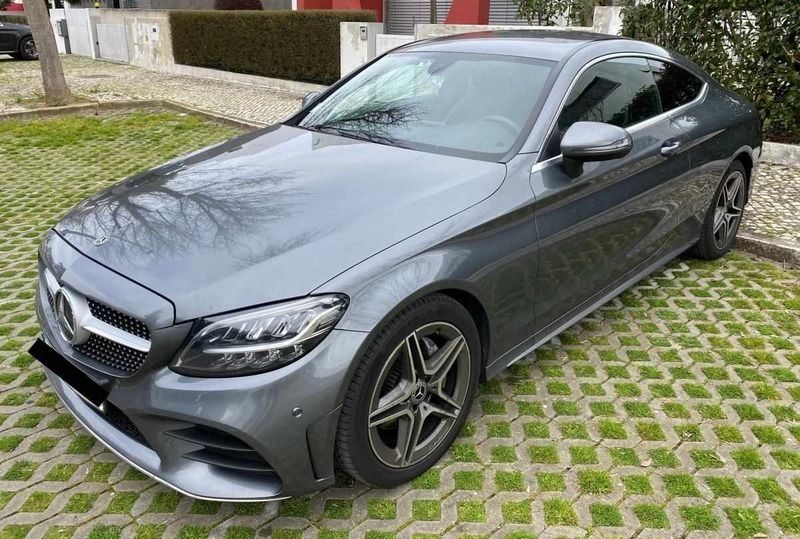 Cinzento Usado 2020 Mercedes C220 Coupé | € 33.500 (Bom preço) - Imagem 1/4