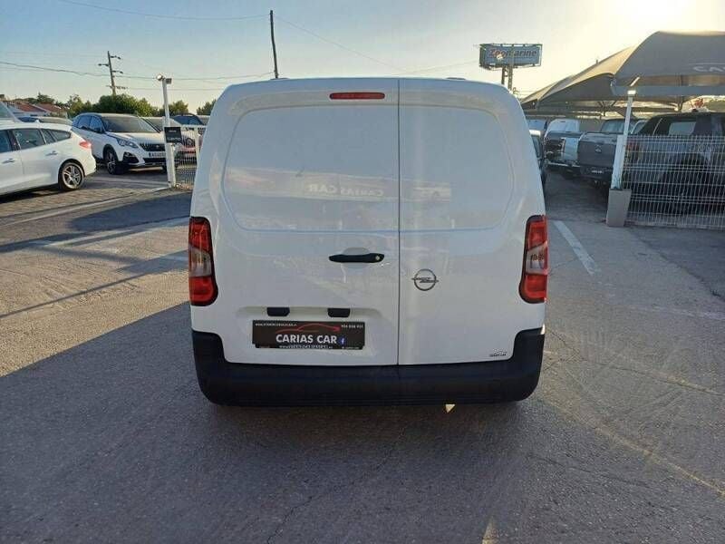 Usado Opel Combo 105 HP (77 kW) 2019 Branco Monovolume