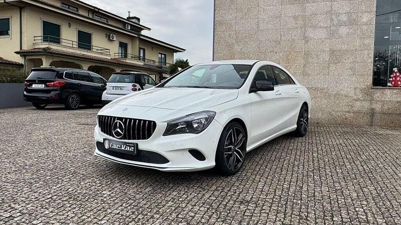 Branco Usado 2017 Mercedes CLA180 Sedan | € 19.950 (Preço justo) - Imagem 1/4