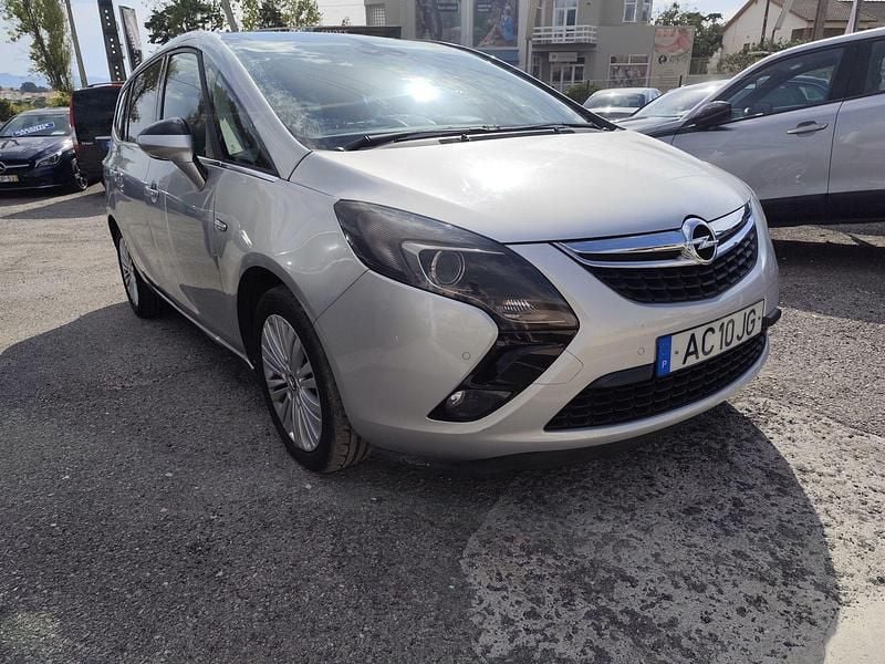 Cinza Usado 2015 Opel Zafira Tourer Edition Monovolume | € 8.900 - Imagem 1/4