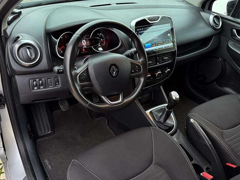 Usado Renault Clio IV 90 HP (66 kW) 2017 Cinzento Carrinha