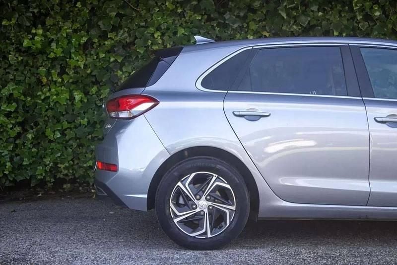 Usado Hyundai i30 Style 120 HP (88 kW) 2022 Cinza Citadino