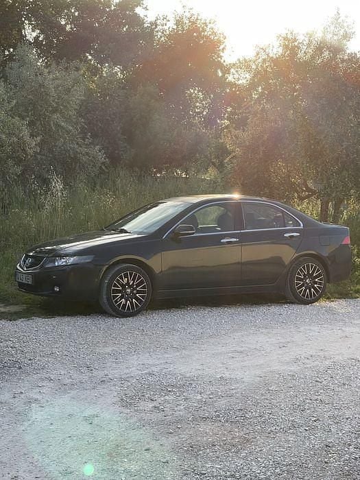 Usado 2004 Honda Accord Sedan | € 3.200 - Imagem 1/4