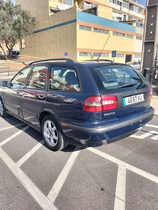 Usado 1999 Volvo V40 Sedan | € 1.200 - Imagem 1/4