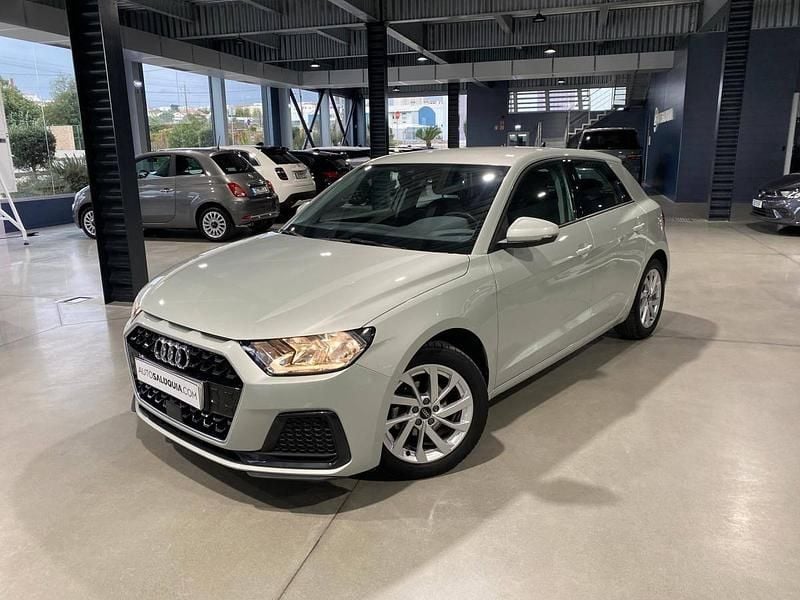 Cinzento Usado 2024 Audi A1 Sportback Citadino | € 21.390 (Preço justo) - Imagem 1/4