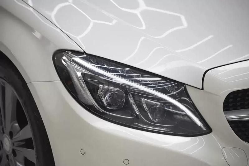 Usado Mercedes C220 Edition 170 HP (125 kW) 2017 Branco Coupé