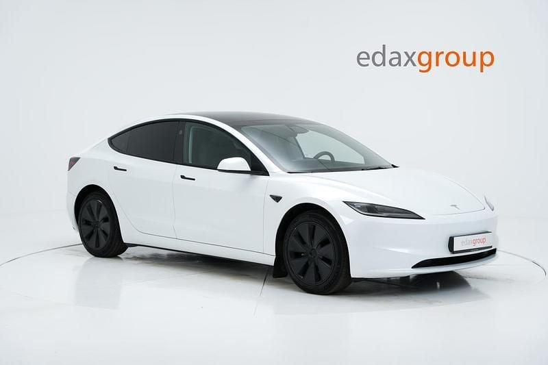 Branco Usado 2023 Tesla Model 3 RWD Sedan | € 36.640 (Caro) - Imagem 1/4