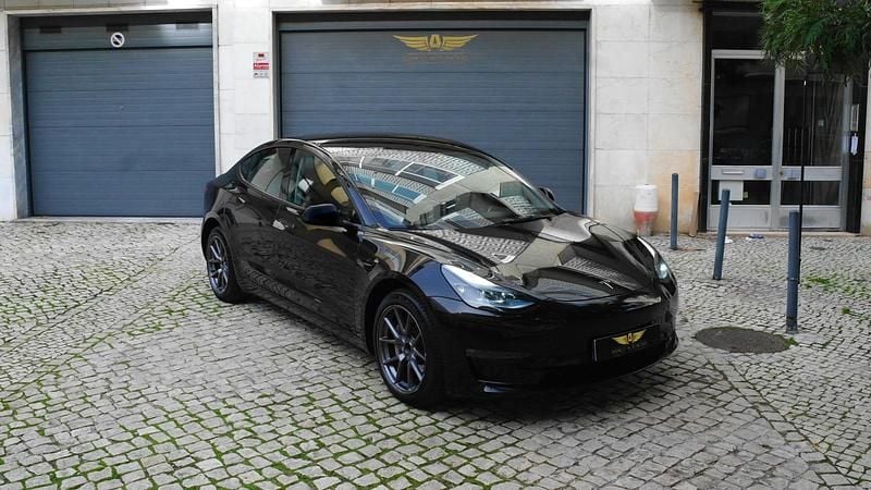 Preto Usado 2023 Tesla Model 3 Sedan | € 29.990 (Preço justo) - Imagem 1/4