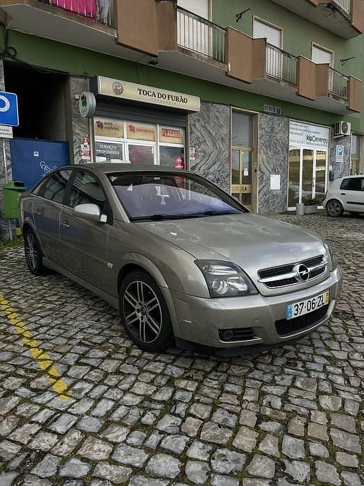 Usado 2005 Opel Vectra GTS Sedan | € 3.600 - Imagem 1/4