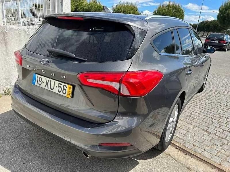 Usado Ford Focus Business Edition 120 HP (88 kW) 2019 Cinzento Carrinha