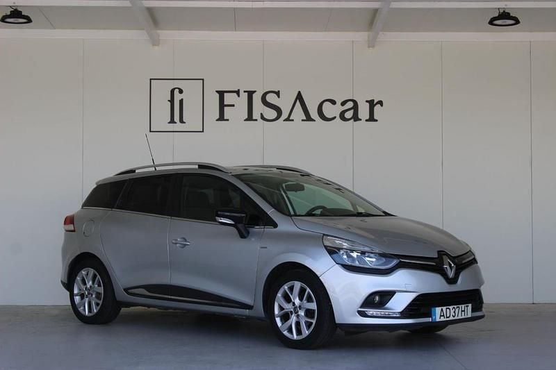 Cinzento Usado 2020 Renault Clio V Carrinha | € 12.900 (Preço justo) - Imagem 1/4