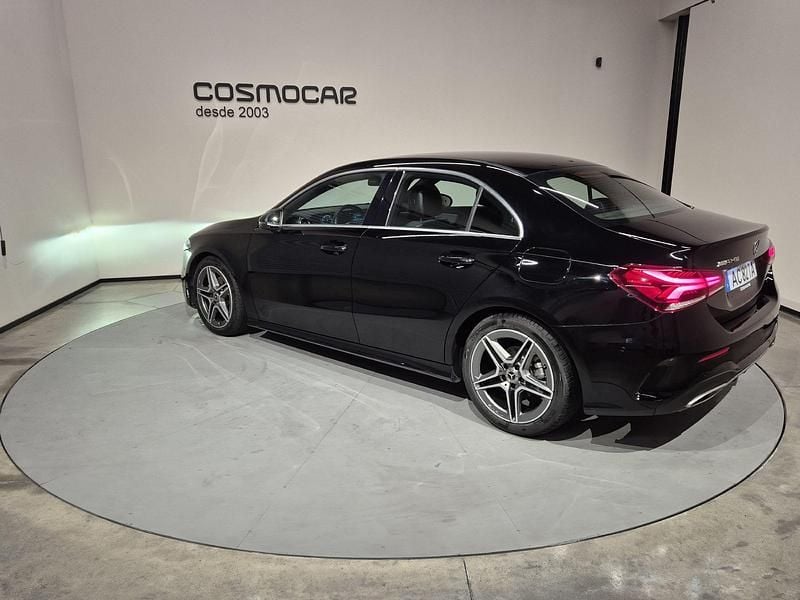Usado Mercedes A180 AMG line 116 HP (85 kW) 2020 Preto