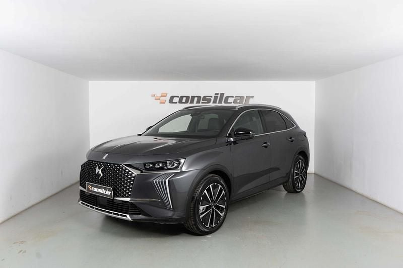 Cinza Usado 2024 DS Automobiles DS7 Crossback Rivoli SUV | € 37.980 (Preço justo) - Imagem 1/4