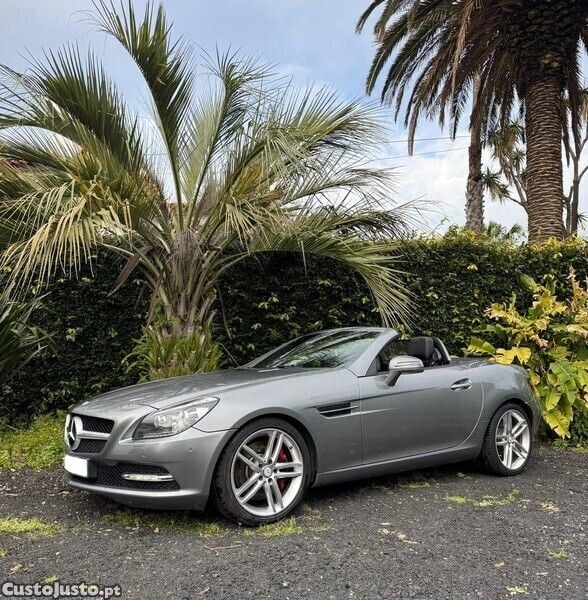 Cinza Usado 2015 Mercedes SLK200 Cabrios | € 23.500 - Imagem 1/1
