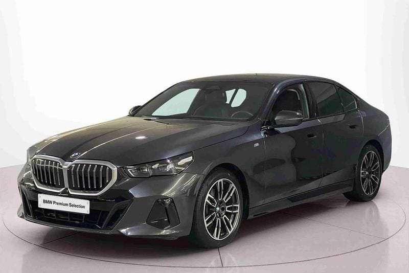 Cinzento Usado 2024 BMW 520 Sedan | € 51.900 (Preço justo) - Imagem 1/4