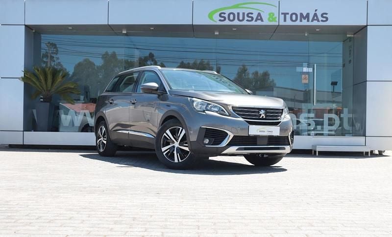 Verde Usado 2018 Peugeot 5008 Monovolume | € 18.900 (Bom preço) - Imagem 1/4