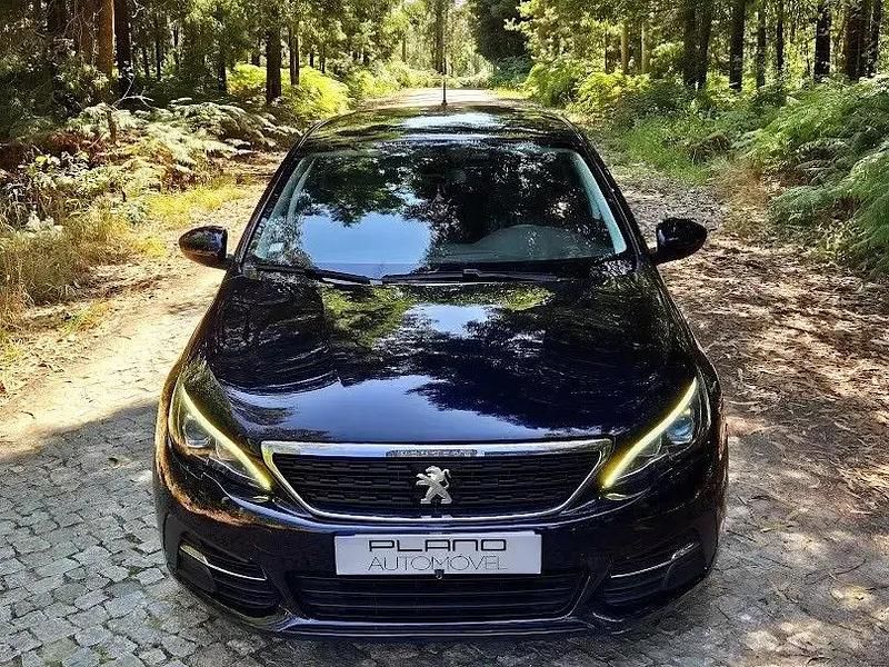 Usado Peugeot 308 SW Allure 130 HP (95 kW) 2018 Azul Carrinha