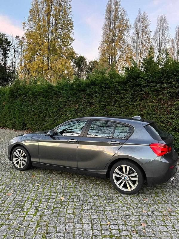 Usado BMW 120 184 HP (135 kW) 2017 Cinzento Citadino