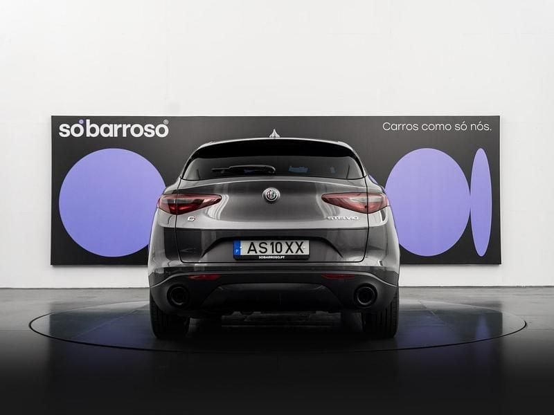 Usado Alfa Romeo Stelvio Sprint 190 HP (139 kW) 2022 Cinza SUV