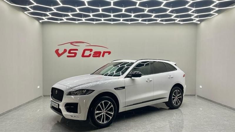 Branco Usado 2017 Jaguar F-Pace SUV | € 25.750 (Preço elevado) - Imagem 1/4