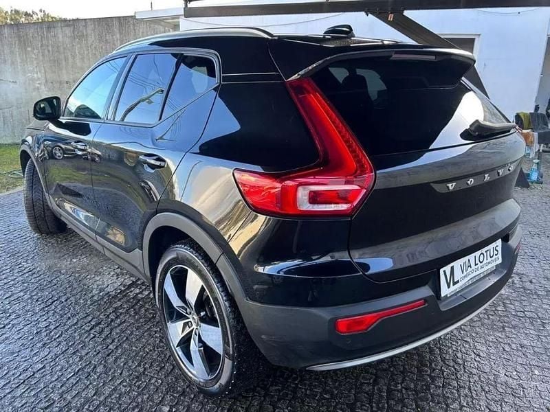 Usado Volvo XC40 Momentum 262 HP (192 kW) 2020 Preto SUV