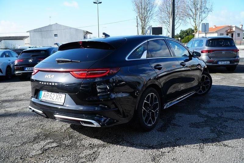 Usado Kia ProCeed 120 HP (88 kW) 2022 Preto Carrinha
