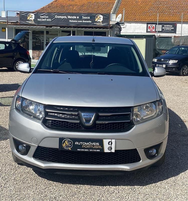 Cinza Usado 2016 Dacia Sandero Comfort Citadino | € 9.250 (Preço justo) - Imagem 1/4