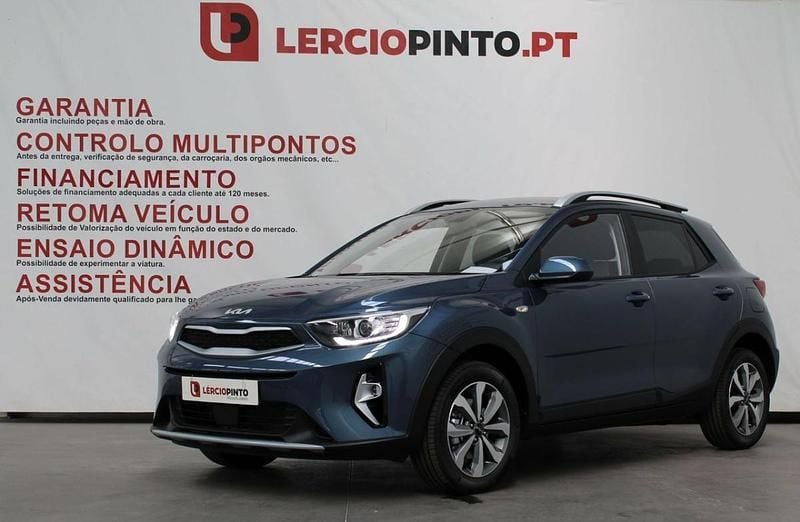 Azul Usado 2024 Kia Stonic SUV | € 19.500 - Imagem 1/4