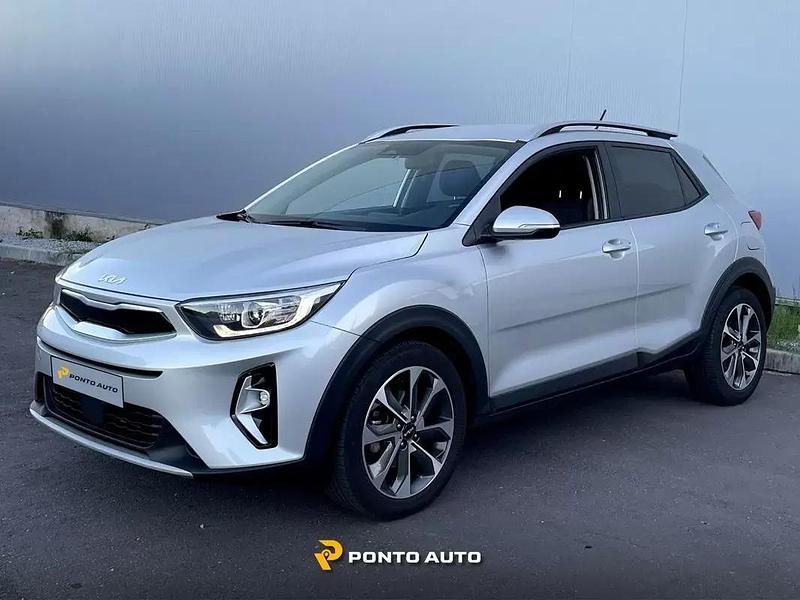 Prateado Usado 2024 Kia Stonic SUV | € 15.990 (Bom preço) - Imagem 1/4