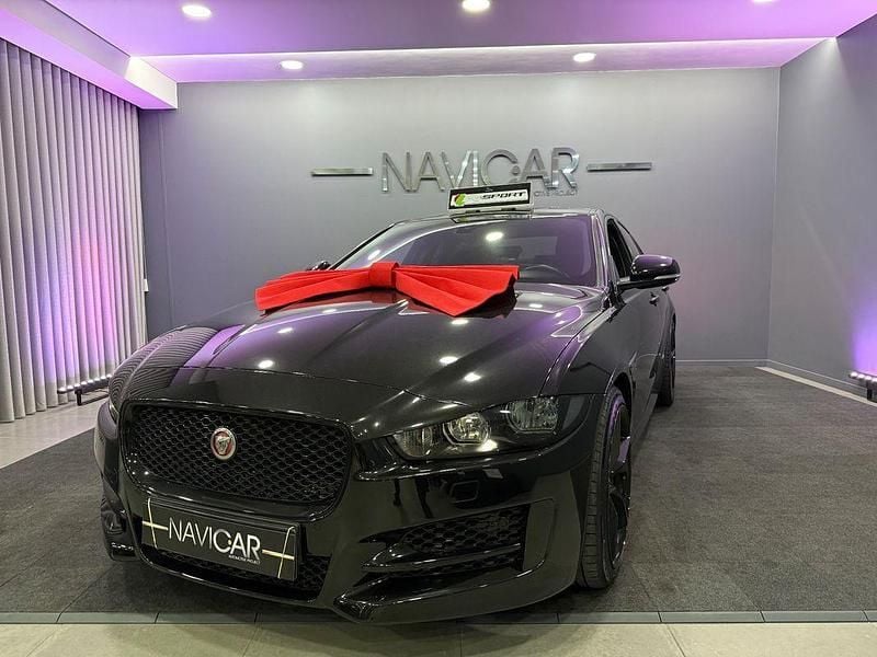 Preto Usado 2019 Jaguar XE R-Sport Sedan | € 19.850 (Bom preço) - Imagem 1/4