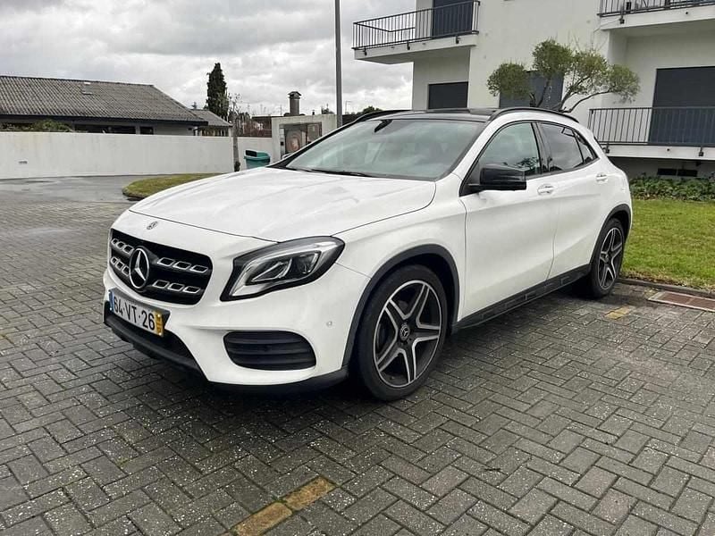 Branco Usado 2018 Mercedes 200 Citadino | € 25.000 - Imagem 1/4
