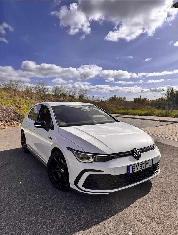 Usado VW Golf VIII GTI 245 HP (180 kW) 2022 Branco Sedan