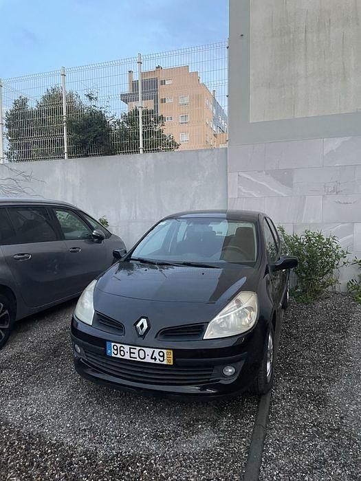 Usado 2007 Renault Clio II Sedan | € 3.000 (Preço justo) - Imagem 1/4